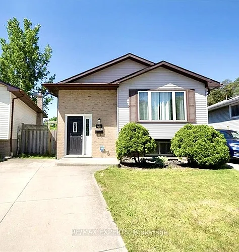 46 Caprice Cres Photo 1