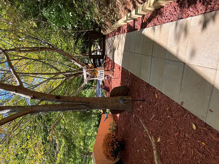 687 Anderson Rd — Photo 10
