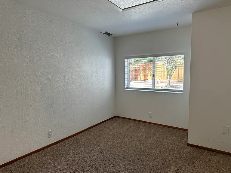 941 Kintyre Way — Photo 18