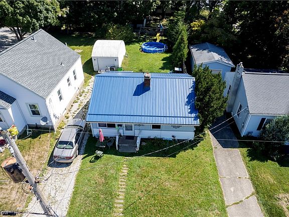 2nd image of 709 McKinley St