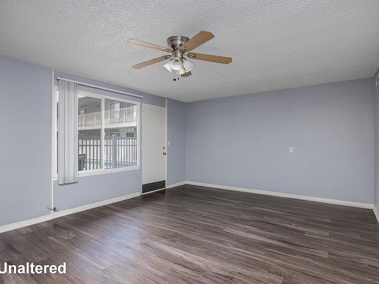 633 East 1st Street — Photo 11
