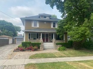 321 E 13th St, Lockport, IL 60441