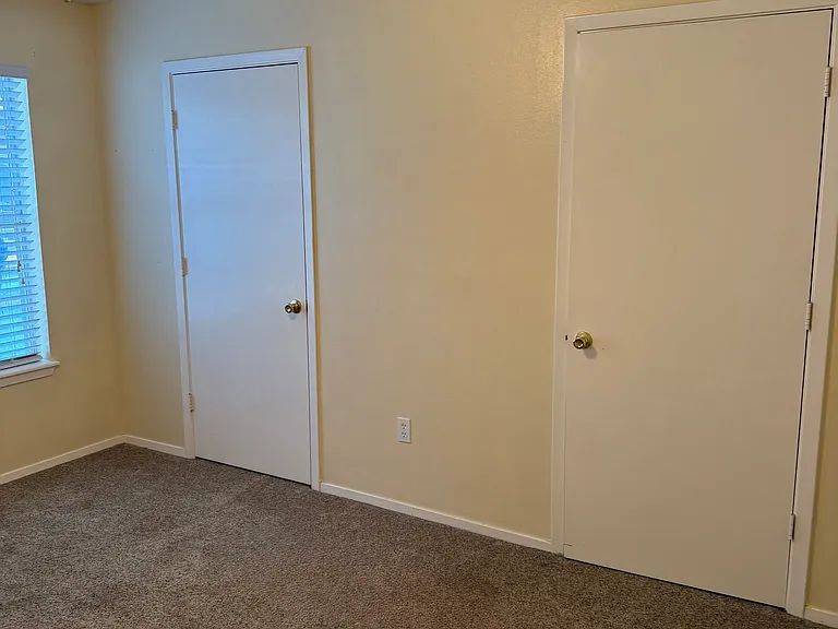 222 Willowbrook Ln — Photo 17