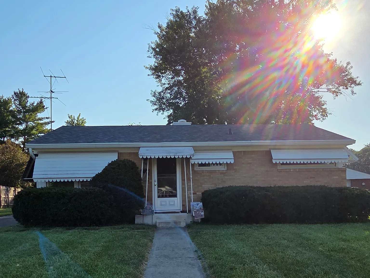 2 bed, 925 sqft, $1,350 — Photo 1