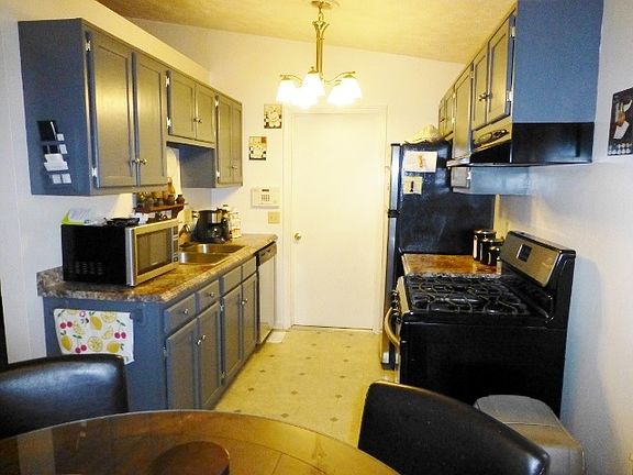3rd image of 2332 Centennial Ct W