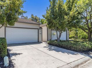 10 Knoll Ct, Hercules, CA 94547