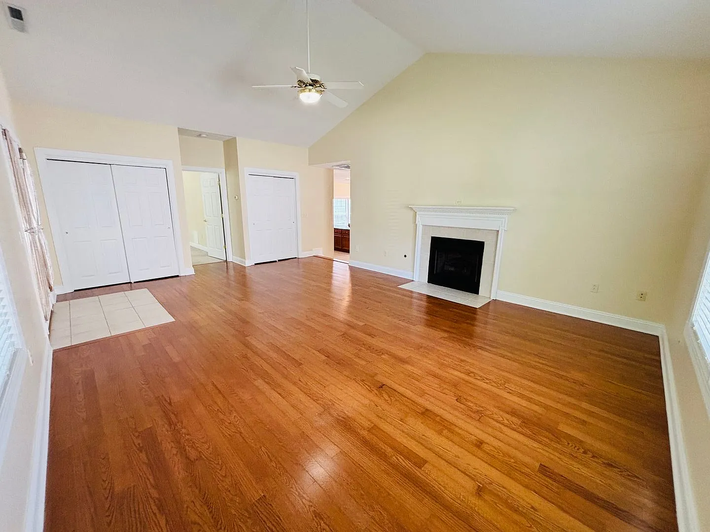 3 Bedroom 2.5 Bath Townhouse with 2 Car Detached Garage — Photo 4