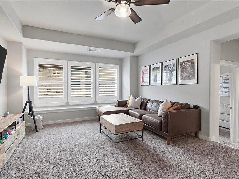 125 Russet Bend Pl N — Photo 27