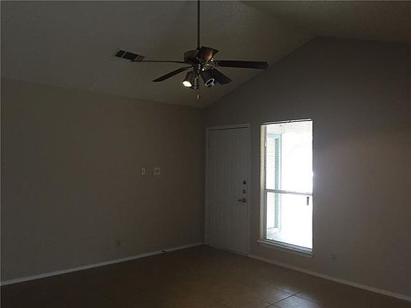 5th image of 8804 Pineridge Dr #B