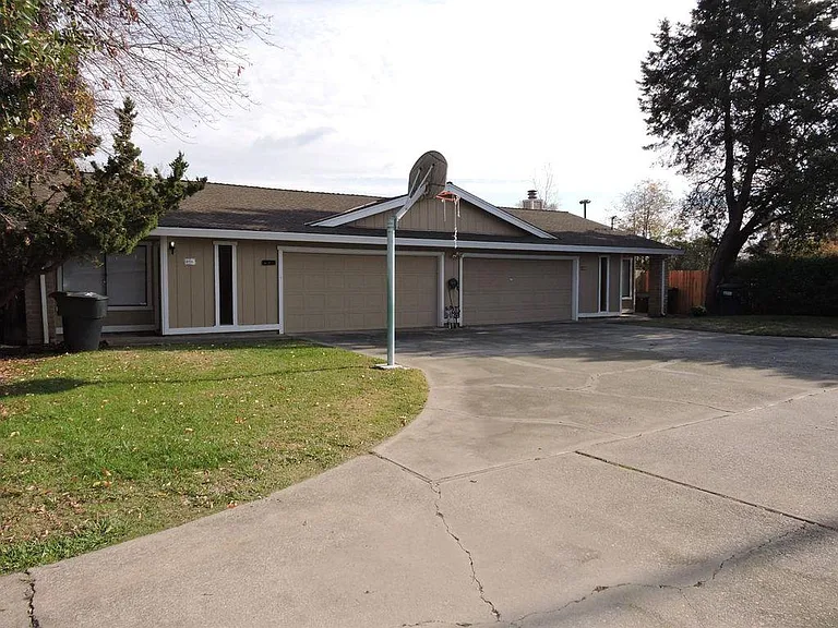 2738 Hurley Way — Photo 13