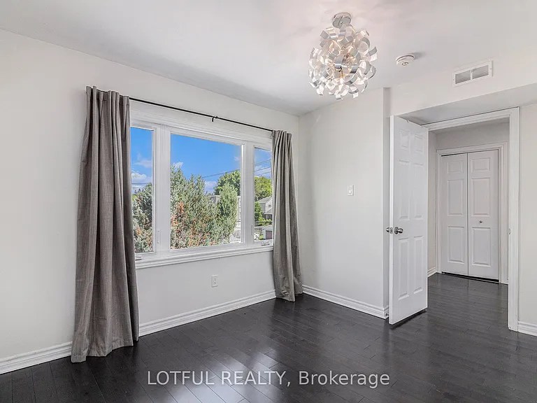 278 Shakespeare St #2 — Photo 8