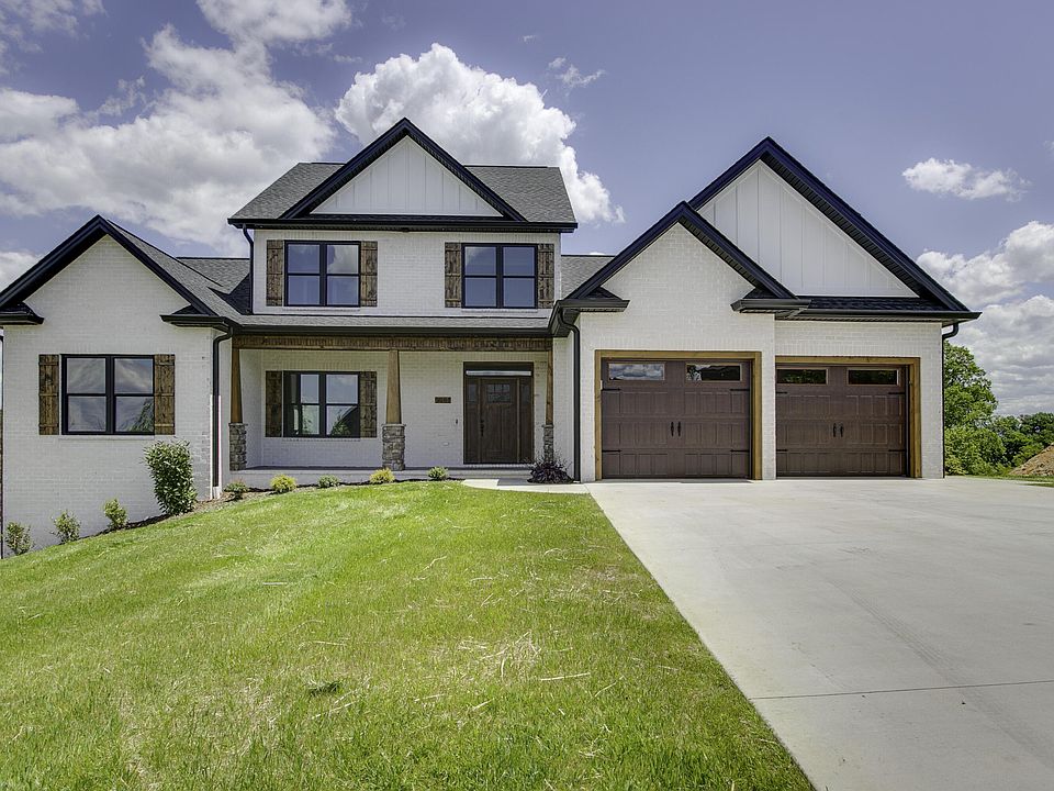 1st image of 113 Carriage Ln