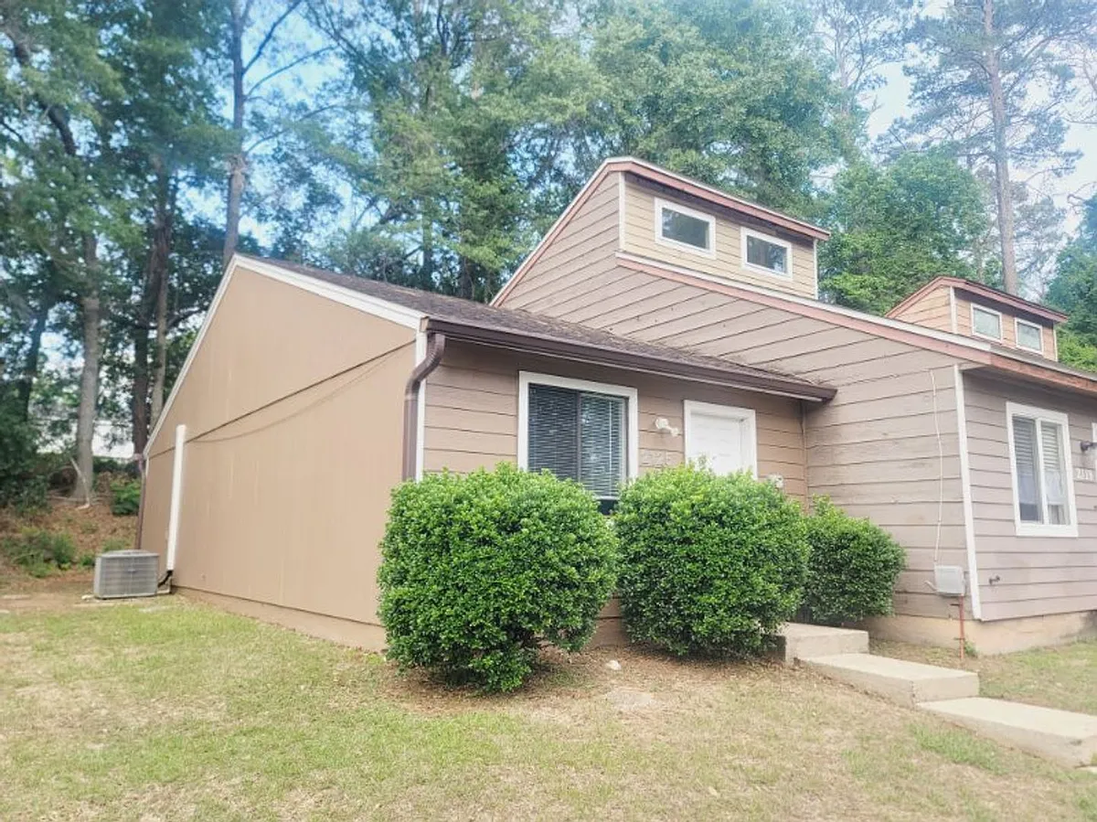 Building Photo - 2125 Sandpiper St