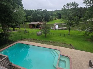 560 Lake Grove Dr, Coldspring, TX 77331