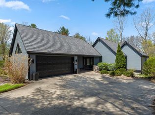 6918 Woodcroft Ln, Fort Wayne, IN 46804