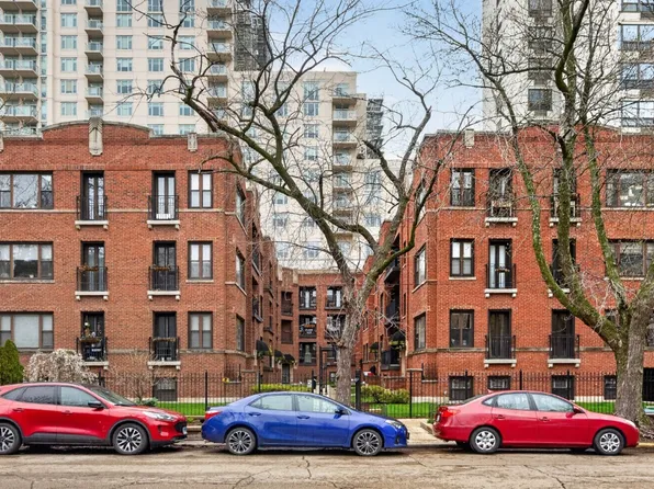 906 W Winona St APT 2S, Chicago, IL 60640