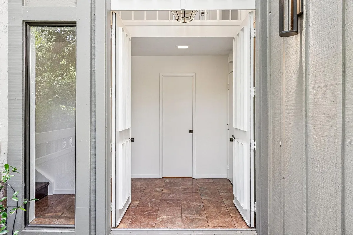Building Photo - 500 Sand Hill Cir