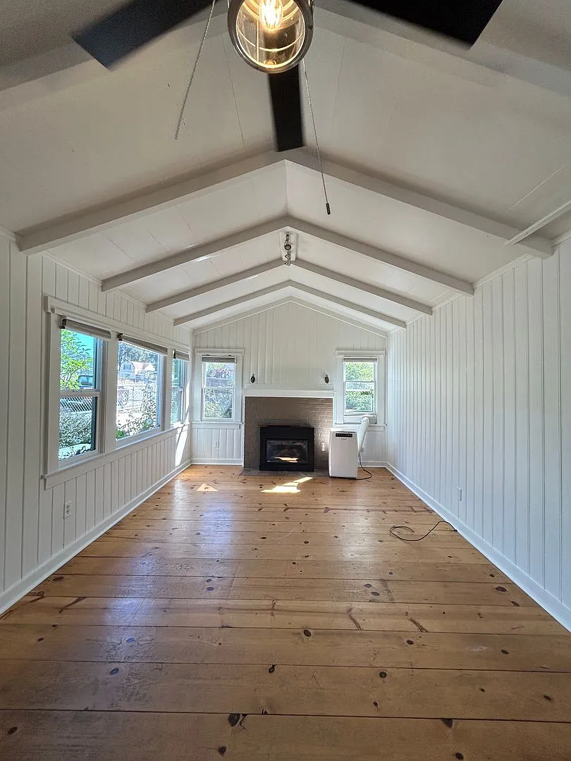 For Lease - Charming 2+1 Home In Oakview! — Photo 3