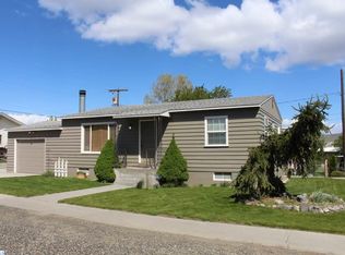 1102 Ione Dr, Benton City, WA