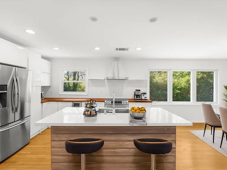 2420 Cove Cir — Photo 19