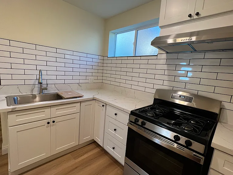 249 E Graham Ave #B — Photo 3