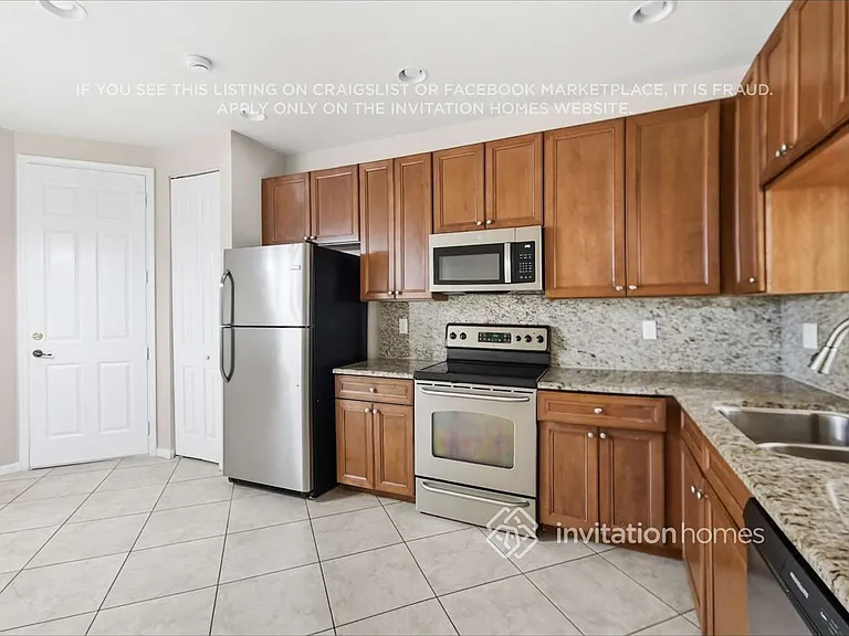 16105 Poppyseed Cir #1806 — Photo 11