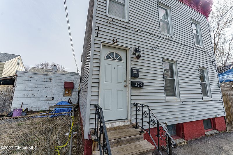 3rd image of 479 Elk Street