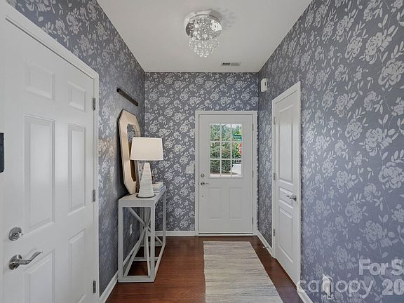5th image of 2403 Diplomat Ln