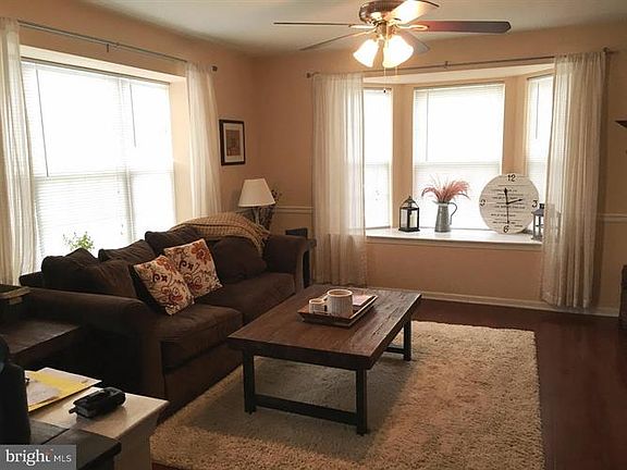 3rd image of 233 Flagstone Rd #5