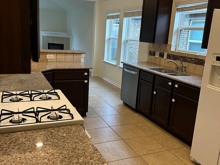 3315 Madison Elm St — Photo 3