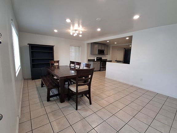 2nd image of 2339 W Montebello Ave