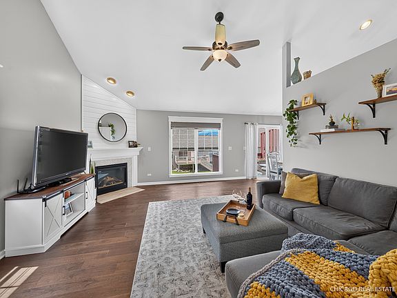 4th image of 11149 Douglas Ave #11149