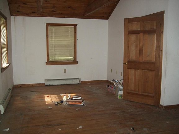 5th image of 63 Christina Dr