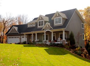 18693 Heathcote Dr, Deephaven, MN 55391