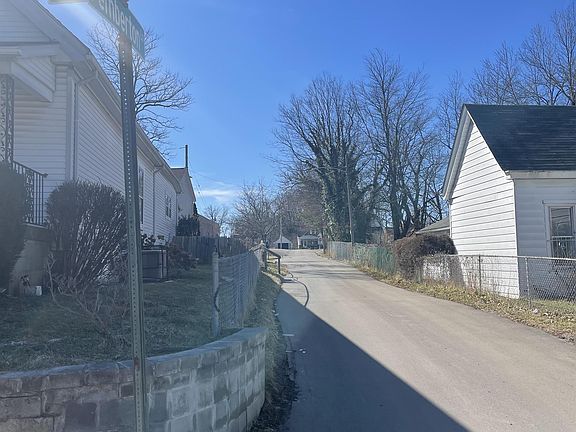 2nd image of 418 Breckenridge St