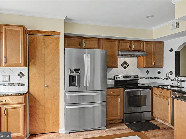 2282 Suzann Dr — Photo 14
