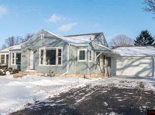 1017 Carney Ave, Mankato, MN 56001