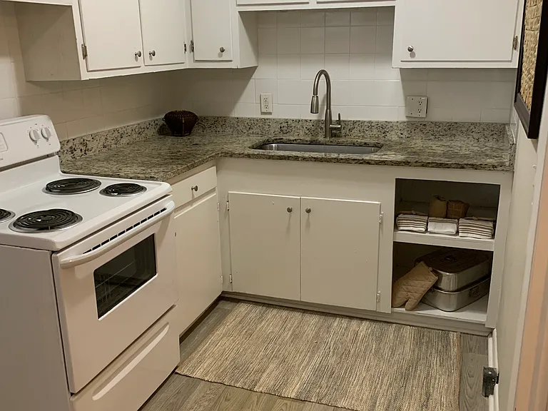 3739 Saint Johns Ave #1B — Photo 7