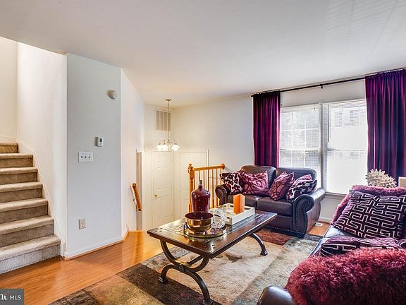 2nd image of 111 Ben Neuis Pl