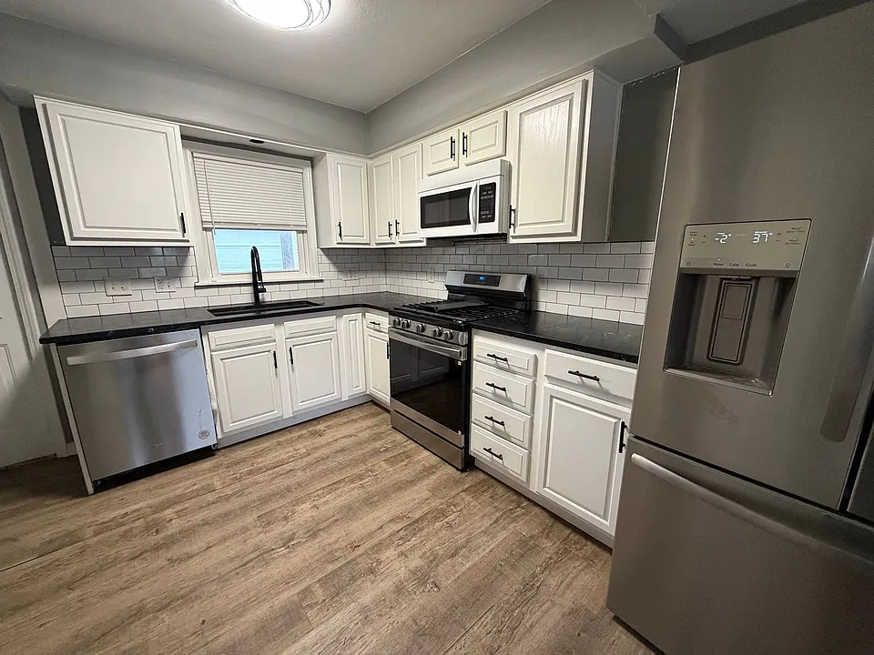 390 Victor Ave