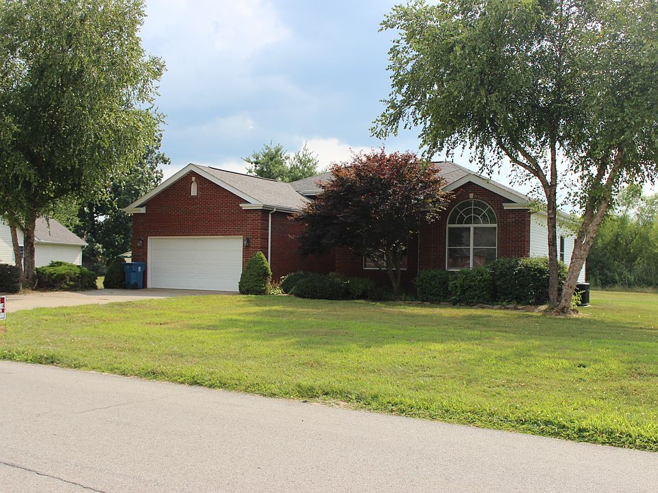 1st image of 704 N Saluki Dr
