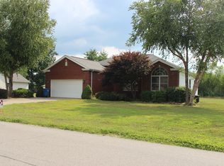704 N Saluki Dr, Marion, IL 62959