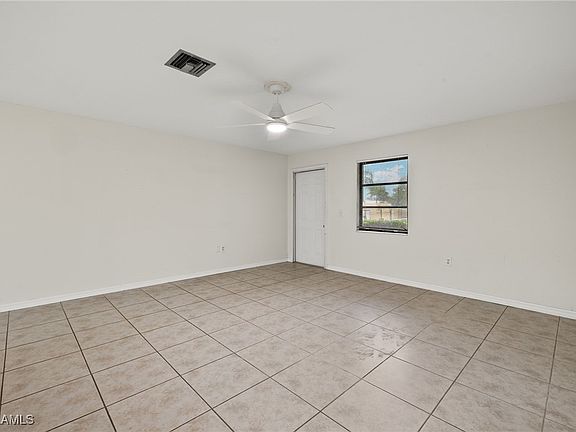 3rd image of 1104 SE 8th St APT 8