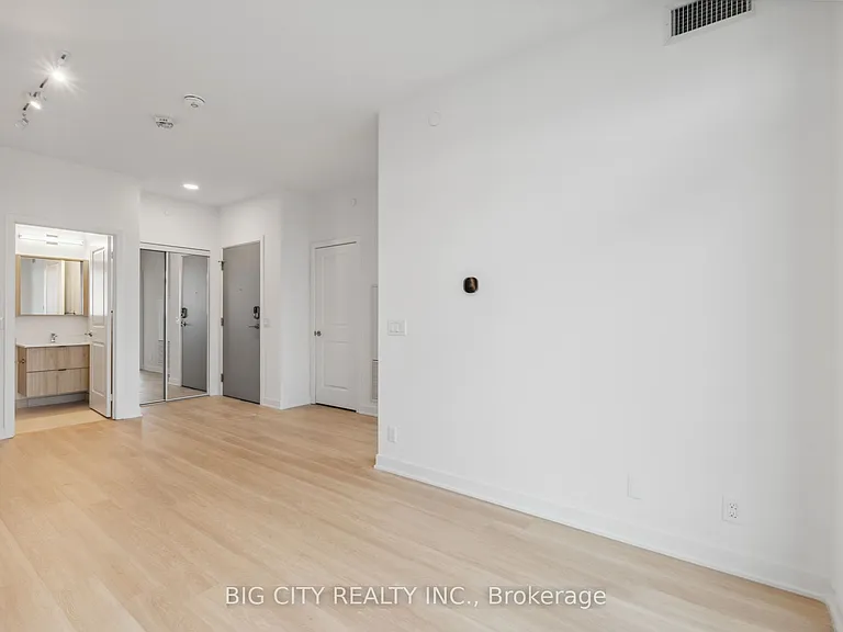 50 Upper Mall Way #2606 — Photo 10