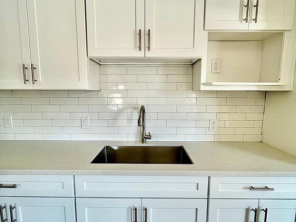 4th image of 7012 Juniper Ave #A