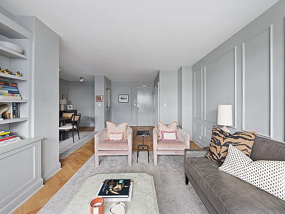5th image of 63 E 9th St APT 5L