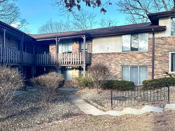 169 E Oak Cliff Ct APT 108, Peoria, IL 61614