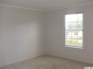 4th image of 1075 Canada Dr