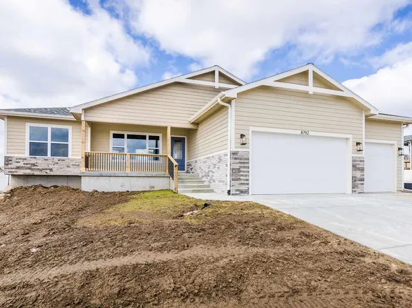 8792 N Kelliann Way, Manhattan, KS 66502