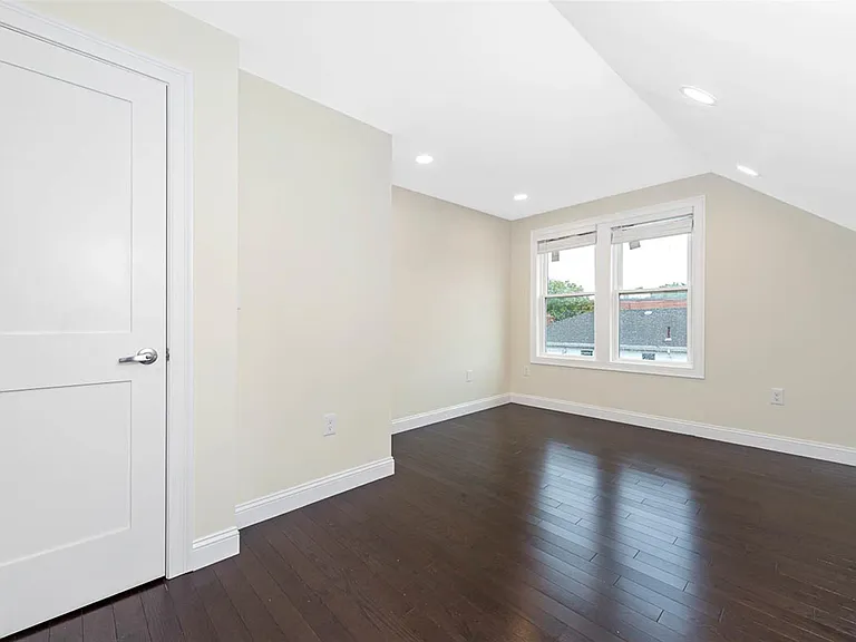 68 Winchester St #2 — Photo 25